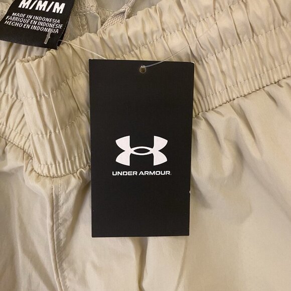 Under Armour Women's Flex Woven 3” Shorts Size M Beige Athletic Pockets NWT $45 - Picture 10 of 11